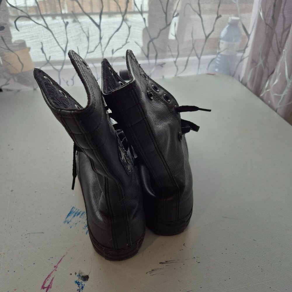 Converse High Top Black Leather Sneaker Size 7 Women - Picture 3 of 7